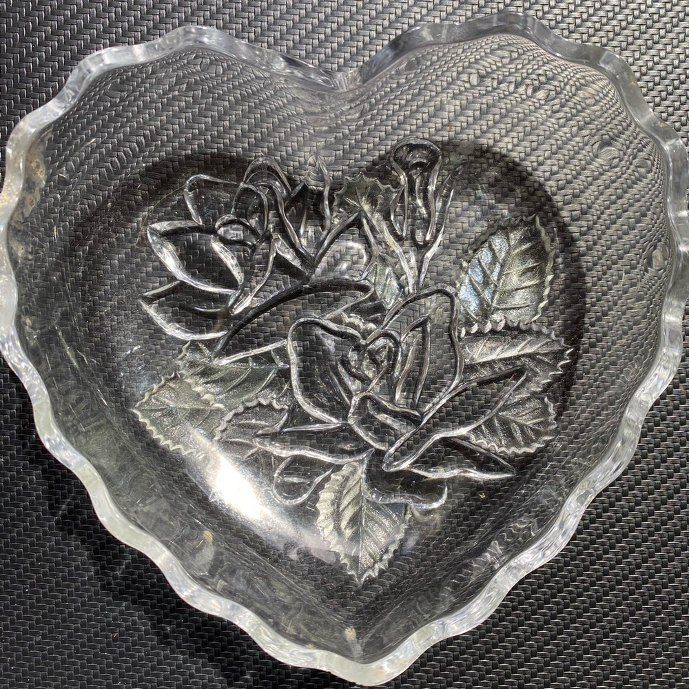Elegant Heart-Shaped Glass Dish